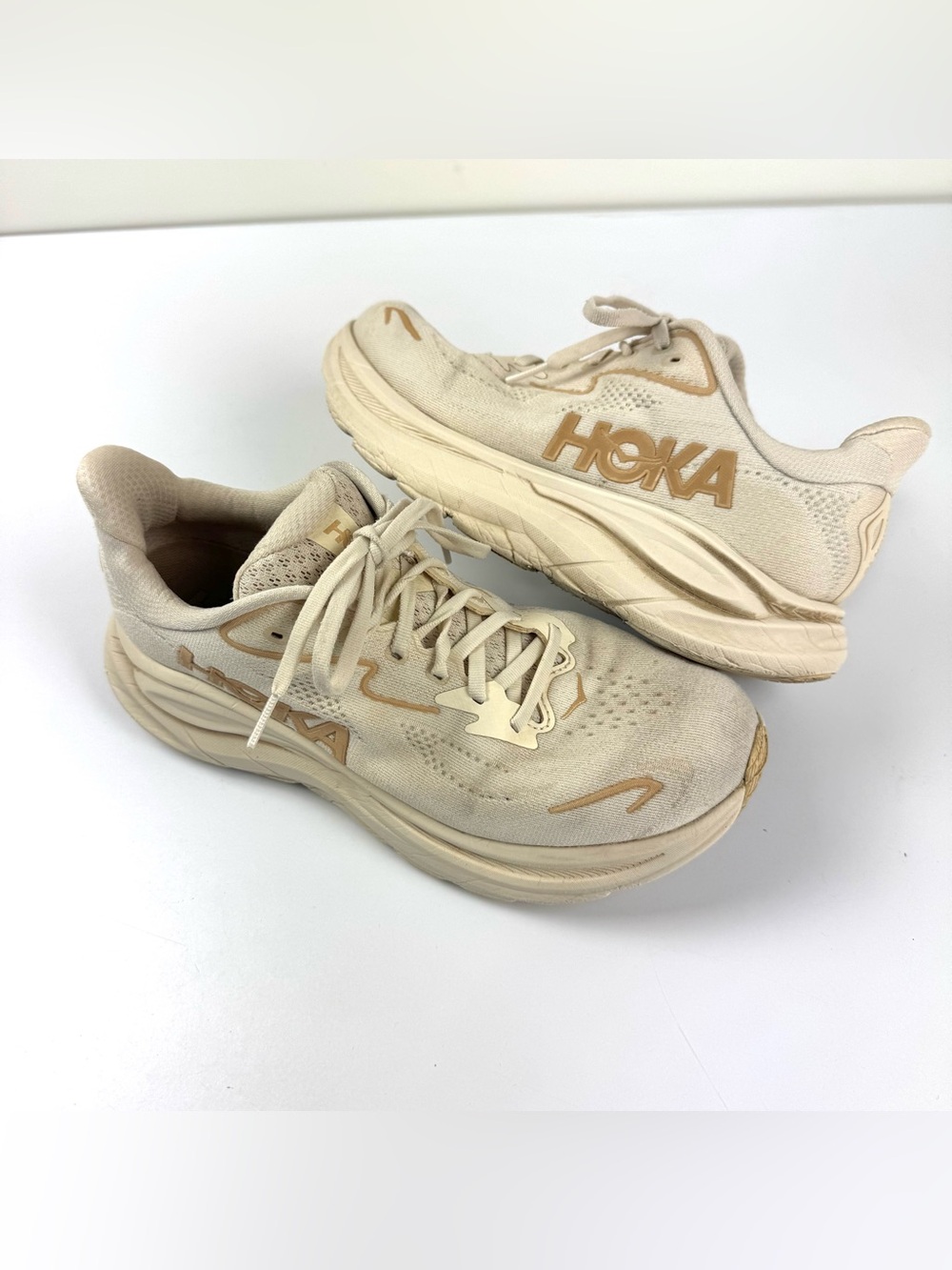 Hoka OneOne Clifton 10 Vanilla Birch Running Shoe's Women's Size 9.5 B Athletic